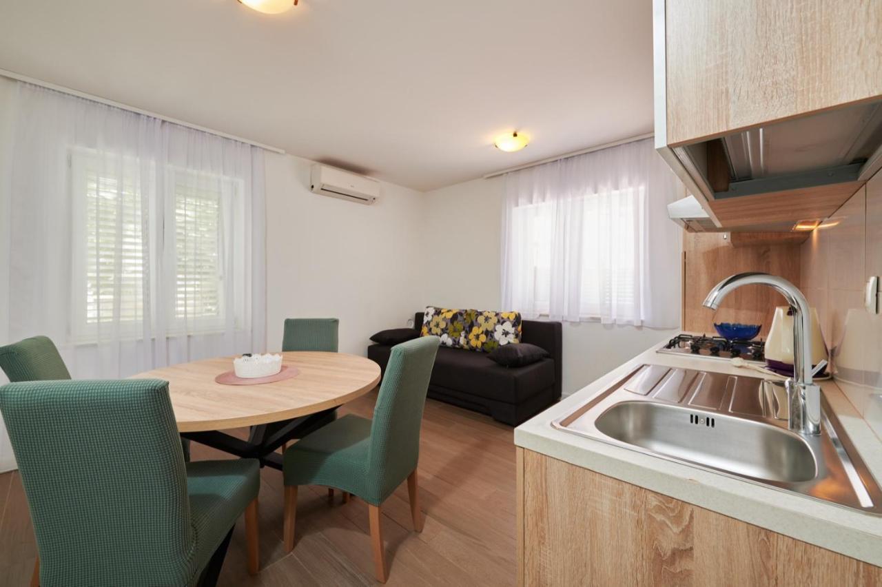 Apartmants Biocic Трогир Екстериор снимка