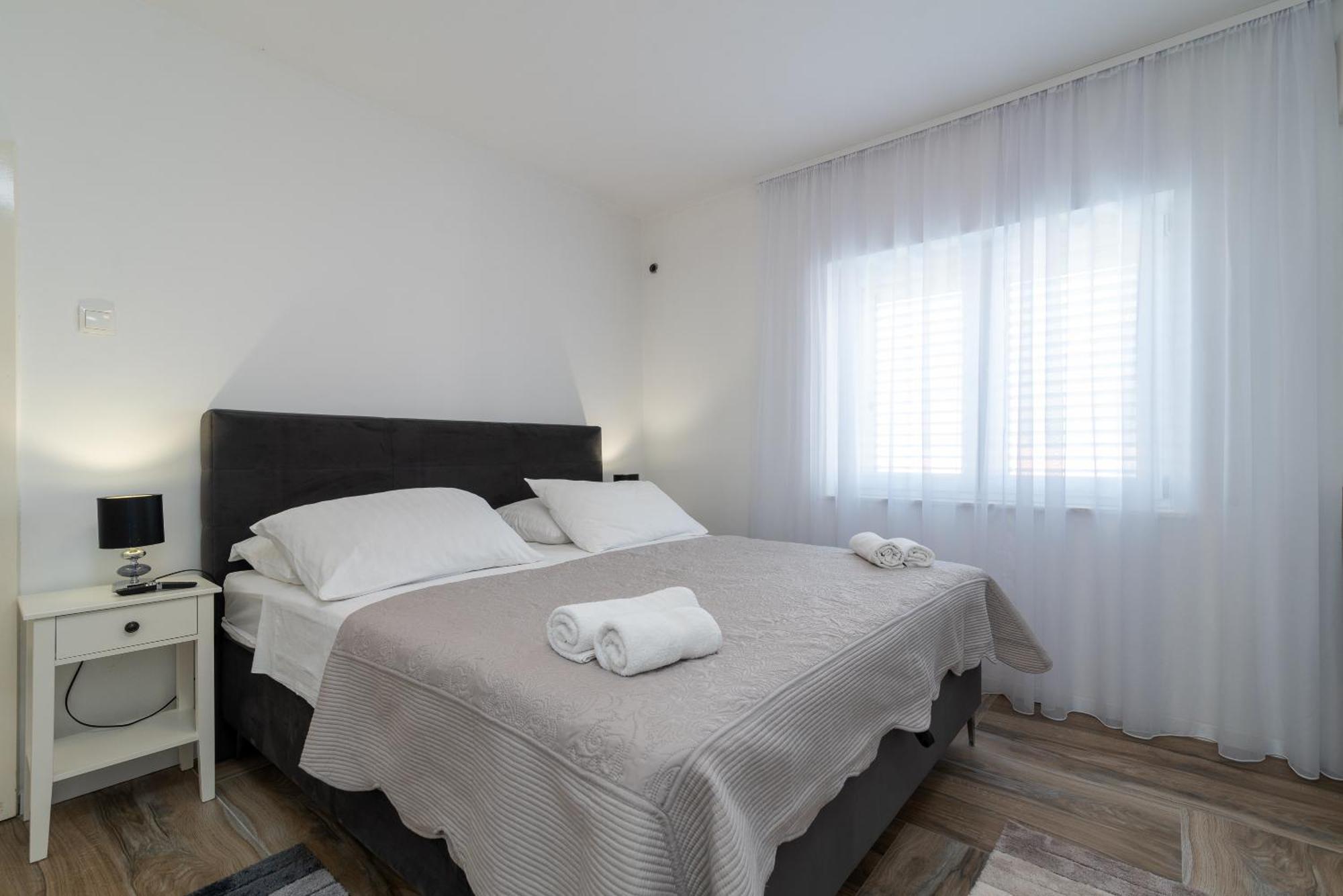 Apartmants Biocic Трогир Екстериор снимка